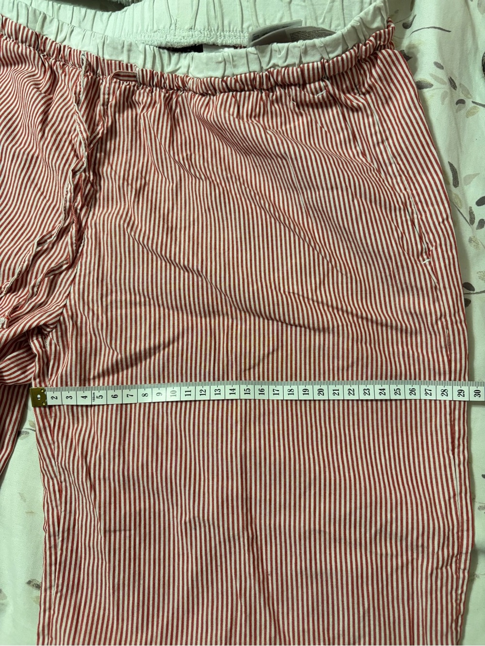 H&M Red & White Pinstripe Drawstring Pants - Picture 3 of 4